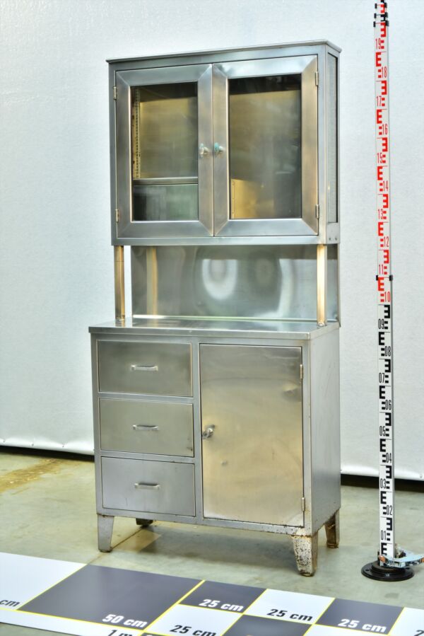 American Military-Style Stainless-Steel Surgical Cabinet with Cupboard-Style Design – No. 1 American Military-Style Stainless-Steel Surgical Cabinet with Cupboard-Style Design – No. 1