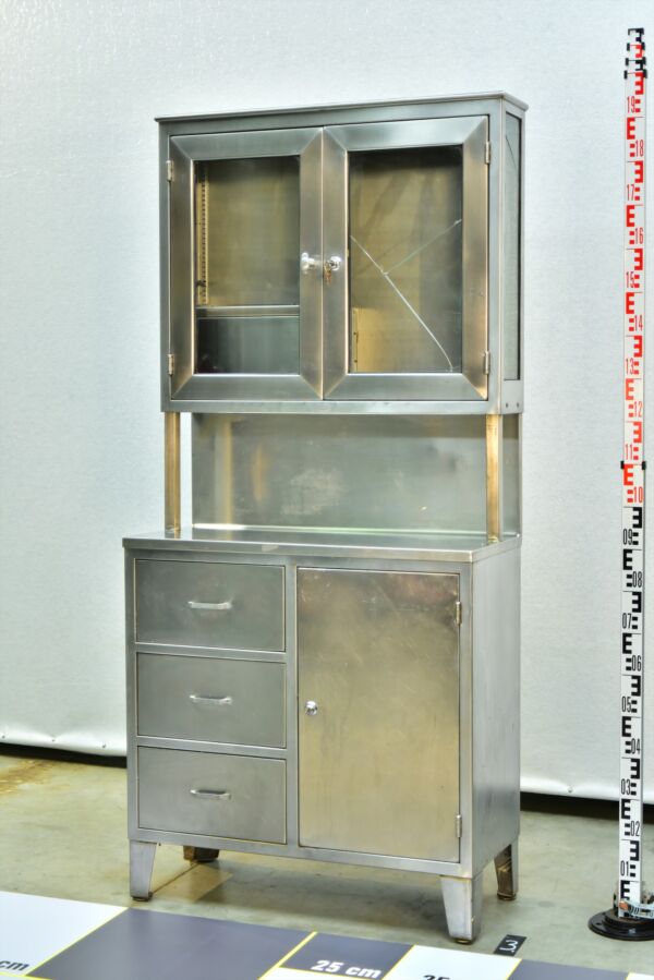 American Military-Style Stainless-Steel Surgical Cabinet with Cupboard-Style Design – No. 3 American Military-Style Stainless-Steel Surgical Cabinet with Cupboard-Style Design – No. 3
