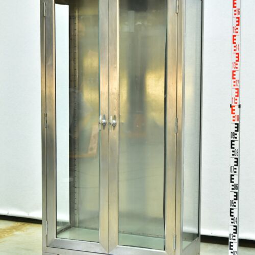 Tall Stainless-Steel Surgical Display Cabinet in American Military Style – No. 6 Tall Stainless-Steel Surgical Display Cabinet in American Military Style – No. 6