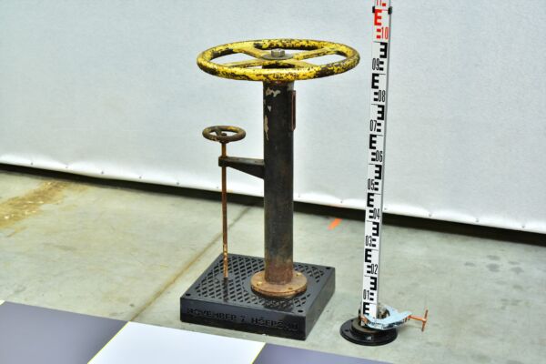 Power-Station Turbine-Hall Remote Valve Handwheel on a Welded-Steel Pedestal with Auxiliary Control Wheel – No. 1 Power-Station Turbine-Hall Remote Valve Handwheel on a Welded-Steel Pedestal with Auxiliary Control Wheel – No. 1