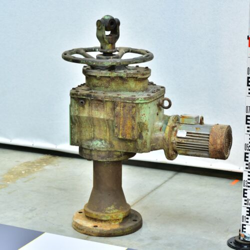 District-Heating-Plant Universal-Joint Valve Actuator with Manual Handwheel and Electric Servo District-Heating-Plant Universal-Joint Valve Actuator with Manual Handwheel and Electric Servo