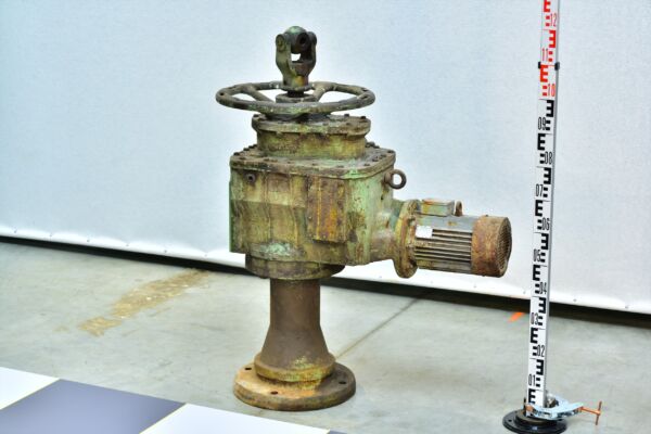 District-Heating-Plant Universal-Joint Valve Actuator with Manual Handwheel and Electric Servo District-Heating-Plant Universal-Joint Valve Actuator with Manual Handwheel and Electric Servo
