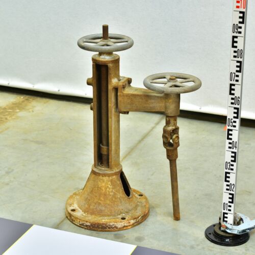 Turbine-Hall Remote Valve Handwheel with Auxiliary Control Wheel on a Cast Bracket and Cast-Iron Tulip Pedestal – No. 1 Turbine-Hall Remote Valve Handwheel with Auxiliary Control Wheel on a Cast Bracket and Cast-Iron Tulip Pedestal – No. 1