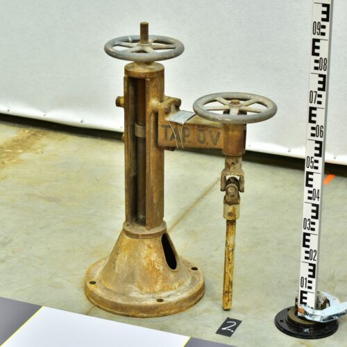 Turbine-Hall Remote Valve Handwheel with Auxiliary Control Wheel on a Cast Bracket and Cast-Iron Tulip Pedestal – No. 2 Turbine-Hall Remote Valve Handwheel with Auxiliary Control Wheel on a Cast Bracket and Cast-Iron Tulip Pedestal – No. 2