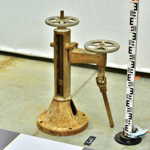 Turbine-Hall Remote Valve Handwheel with Auxiliary Control Wheel on a Cast Bracket and Cast-Iron Tulip Pedestal – No. 3 Turbine-Hall Remote Valve Handwheel with Auxiliary Control Wheel on a Cast Bracket and Cast-Iron Tulip Pedestal – No. 3
