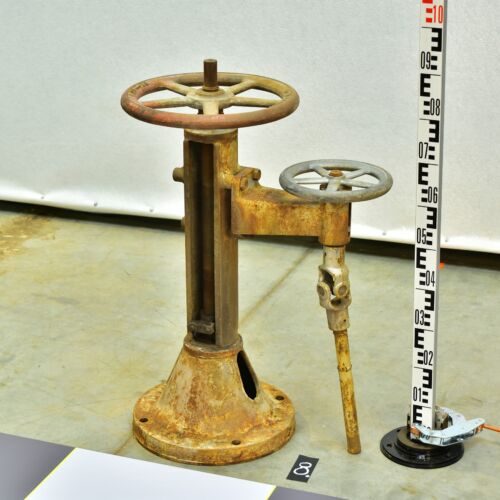 Turbine-Hall Remote Valve Handwheel with Auxiliary Control Wheel on a Cast Bracket and Cast-Iron Tulip Pedestal – No. 8 Turbine-Hall Remote Valve Handwheel with Auxiliary Control Wheel on a Cast Bracket and Cast-Iron Tulip Pedestal – No. 8