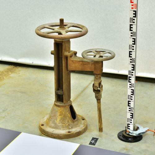 Turbine-Hall Remote Valve Handwheel with Auxiliary Control Wheel on a Cast Bracket and Cast-Iron Tulip Pedestal – No. 4 Turbine-Hall Remote Valve Handwheel with Auxiliary Control Wheel on a Cast Bracket and Cast-Iron Tulip Pedestal – No. 4
