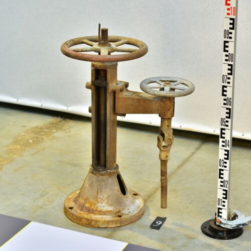 Turbine-Hall Remote Valve Handwheel with Auxiliary Control Wheel on a Cast Bracket and Cast-Iron Tulip Pedestal – No. 9 Turbine-Hall Remote Valve Handwheel with Auxiliary Control Wheel on a Cast Bracket and Cast-Iron Tulip Pedestal – No. 9