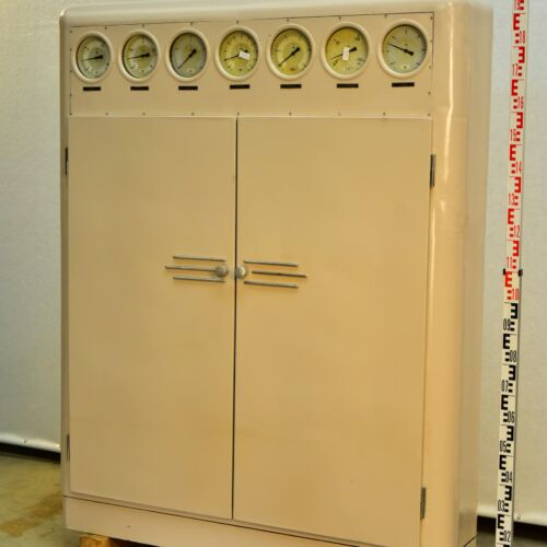 Seven-Gauge Steam-Turbine Oil-Pressure Monitoring Cabinet from a Power Station – No. 2 Seven-Gauge Steam-Turbine Oil-Pressure Monitoring Cabinet from a Power Station – No. 2